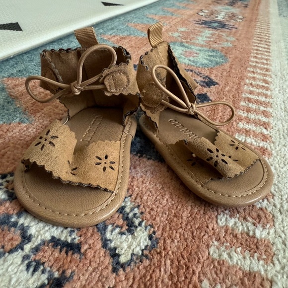 Old Navy|Baby girl Tan faux suede Sandals with ankle strap & tie detail•••Boho! - Picture 4 of 6